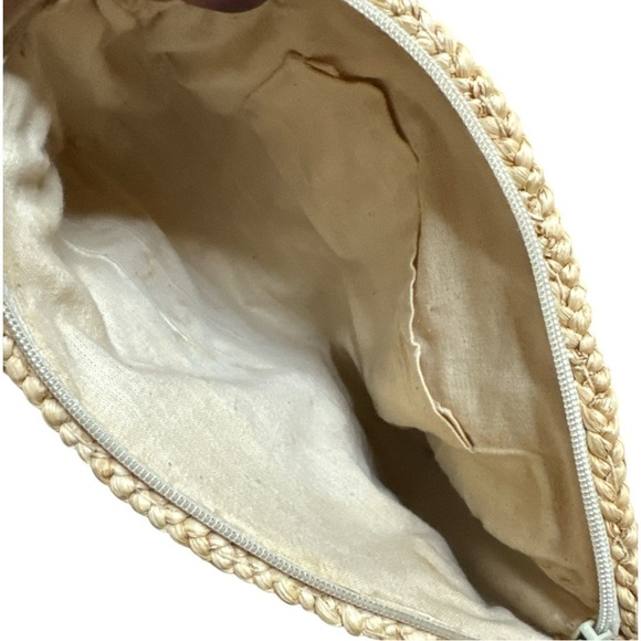 Vintage Woven Beige Handbag with Parrot needle point - Picture 4 of 9